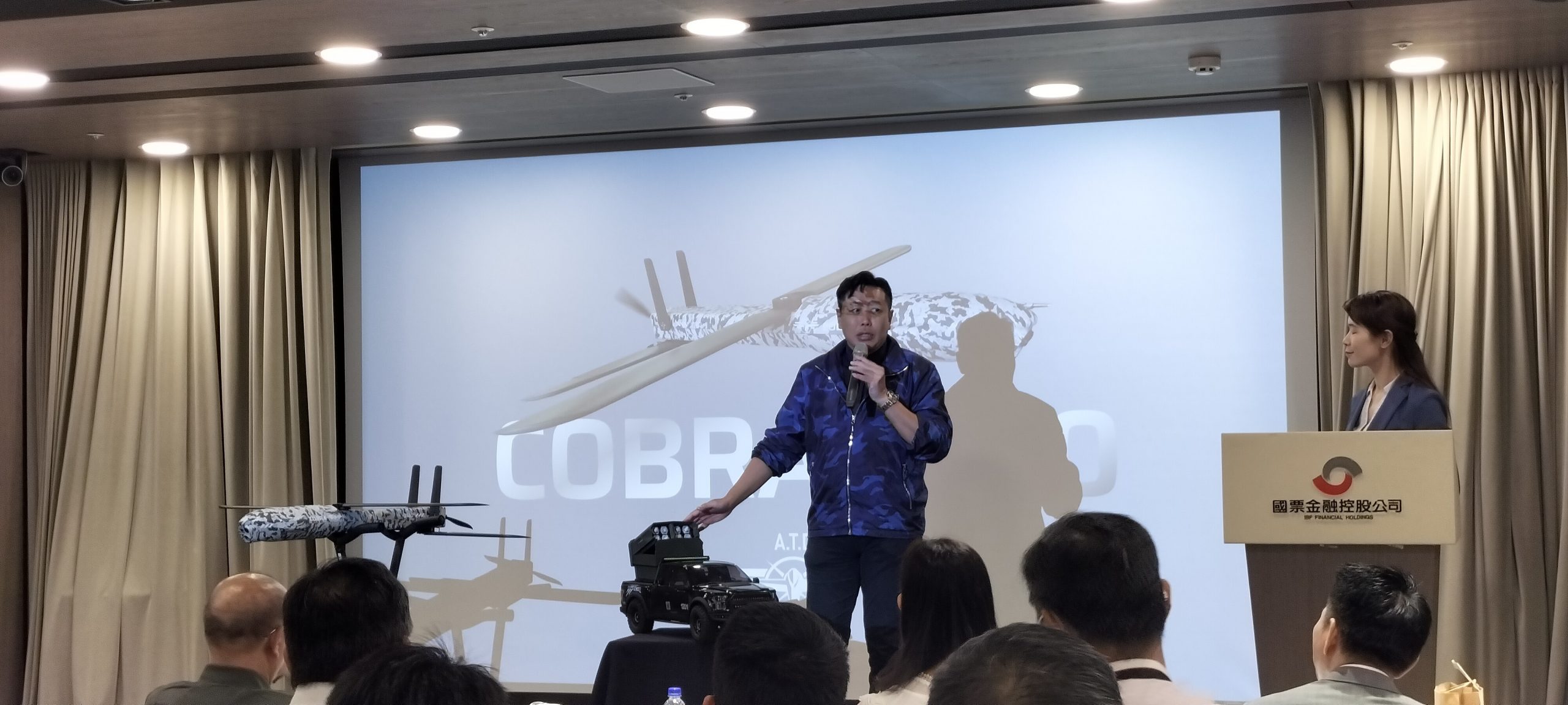 【MIT戰術無人機亮相】銘旺科技公開「台版彈簧刀」與產能目標，全球供應布局與財務風險受關注