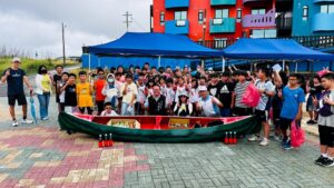 澎湖五德國小「西瓜號」下水典禮  師生已共同打造數十艘獨一無二的獨木舟