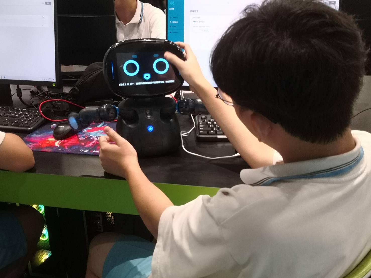 暑期AI營隊開跑!東吳打造「種子講師」傳授資料科學實戰 暑期AI營隊開跑!東吳打造「種子講師」傳授資料科學實戰