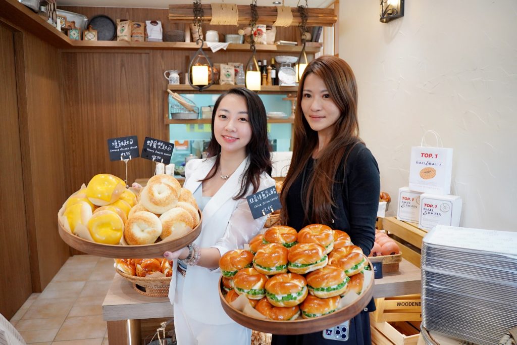 貝果專賣店結合終身學習協會 浪漫七月華麗登場 | 索引新聞 INDEX News