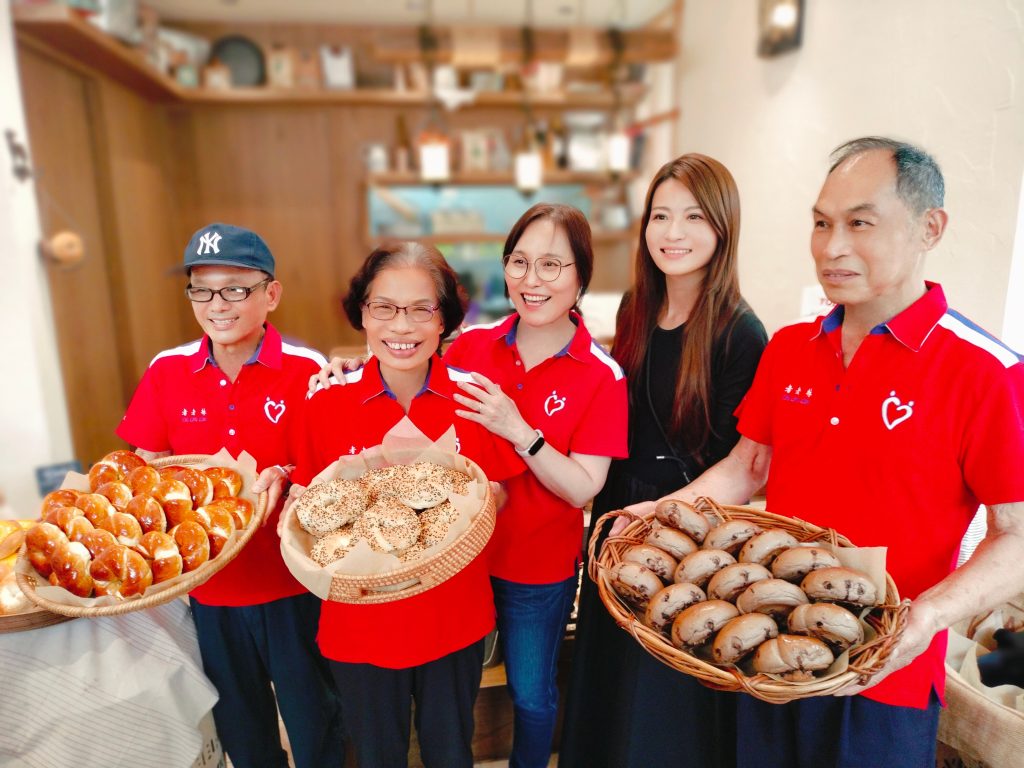 貝果專賣店結合終身學習協會 浪漫七月華麗登場 | 索引新聞 INDEX News
