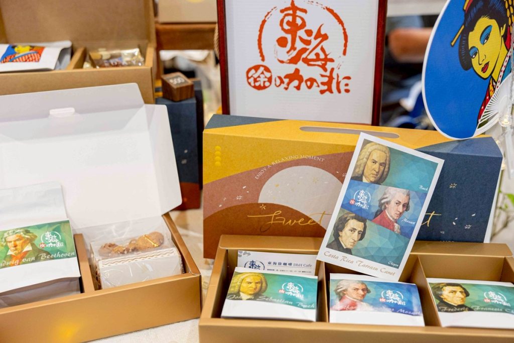 台灣美食展週末人氣爆棚，展場集結台南經典小吃、米其林必比登名店、特色飲品與異國美食，多家名店商品完售。把握假日，逛展嘗遍台味與世界美食，享受限時優惠與精彩廚藝秀！