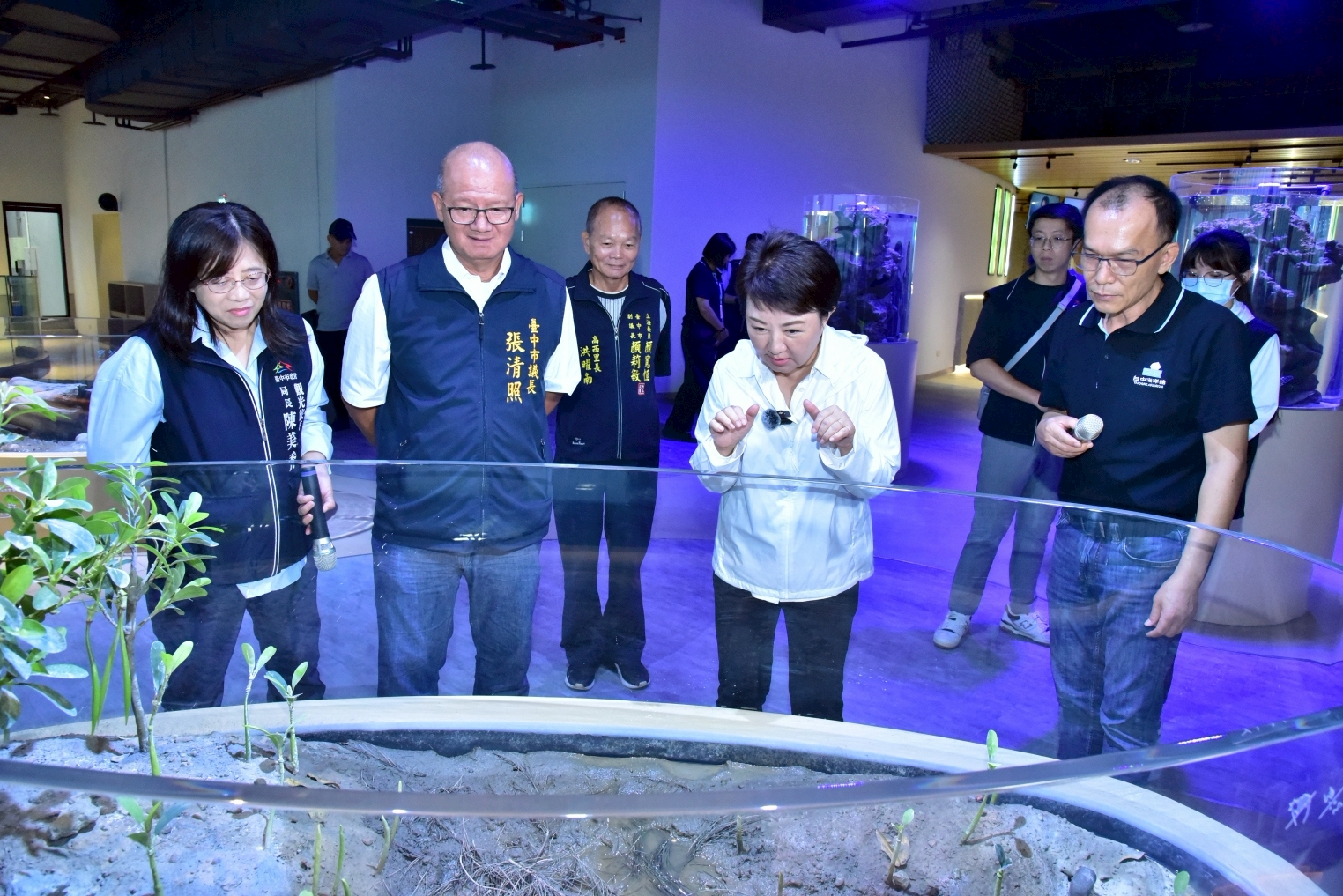台中海洋館斥資13億、歷經三任市長十四年規劃，將於2025年8月21日盛大開幕。全台首創室內濕地體驗區、開放式展示，打造親子共學與生態保育新地標，成為台中海線觀光亮點！