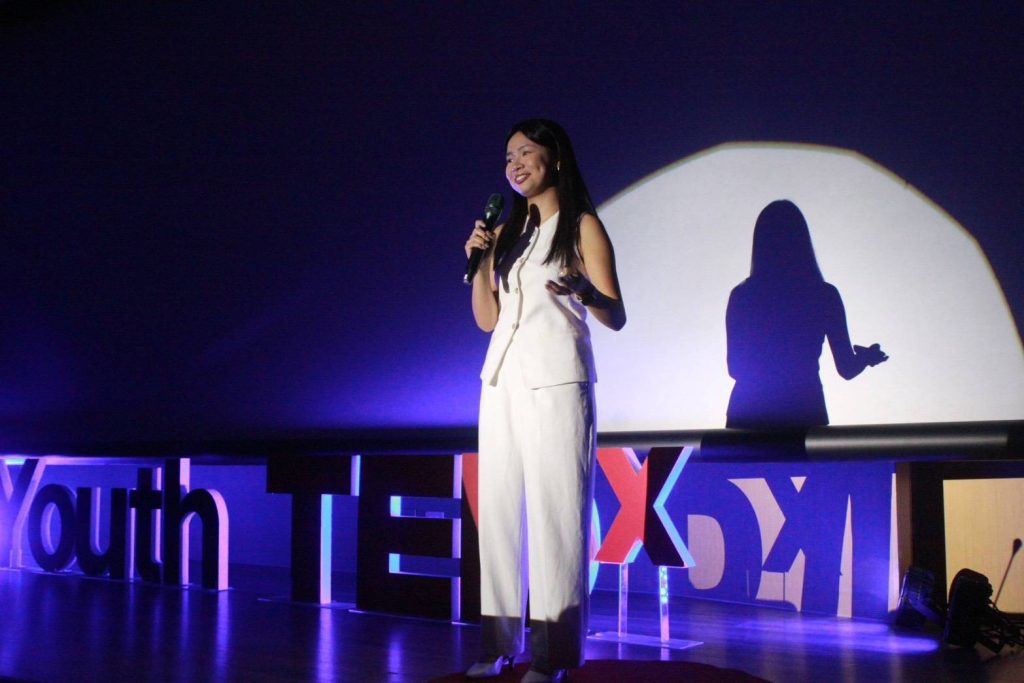 臺中女中、臺中一中第六屆TEDxTCGS Youth策展團隊攜手多方單位，於國立公共資訊圖書館舉辦「相遇Come Across」年會，邀集青年與嘉賓講者分享生命故事，激盪出屬於青年的不凡篇章。