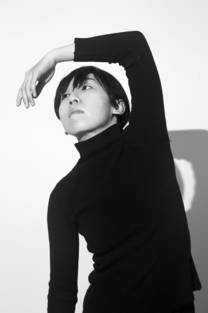 打包慾念的行囊 讓身體自由翱翔－行為與裝置藝術家鐘孟