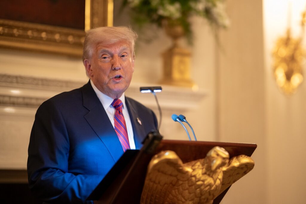 川普再拋晶片出口管制及重稅宣言 威脅各國撤除數位稅