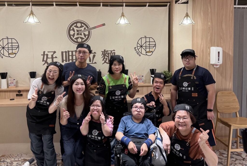 好呷拉麵攜手軟骨病友協會　用模組化步驟傳遞家的溫暖