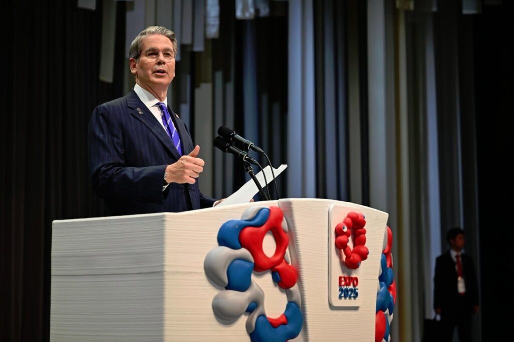 美財長貝森特強調新任聯準會主席需具前瞻思維與全面檢視組織能力，並主導鮑爾接班人選。報導聚焦Fed獨立性、強勢美元政策及對等關稅走向，引發市場高度關注。