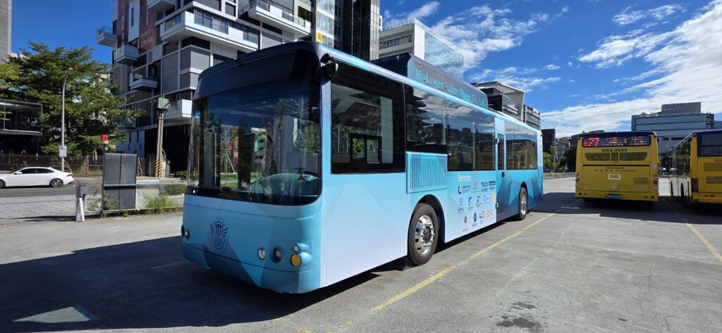 氫谷動能領航台灣氫巴革命,攜手商研院打造AI安全系統,劍指歐盟市場與全台首條氫能路線 氫谷動能領航台灣氫巴革命,攜手商研院打造AI安全系統,劍指歐盟市場與全台首條氫能路線