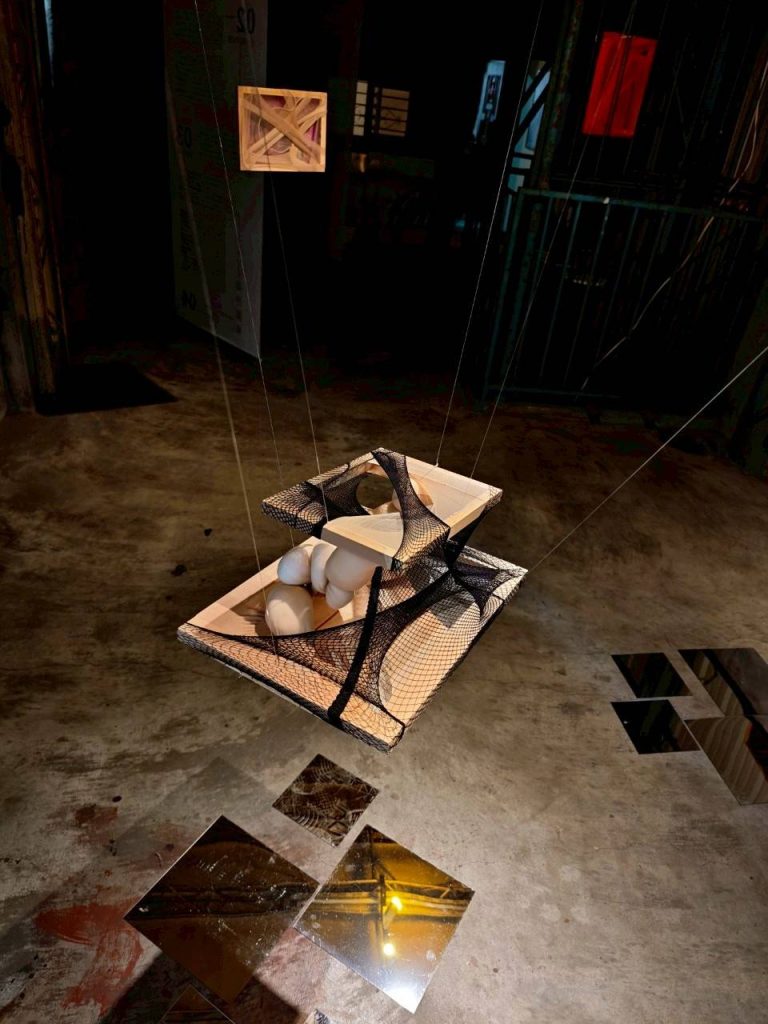 打包慾念的行囊 讓身體自由翱翔－行為與裝置藝術家鐘孟