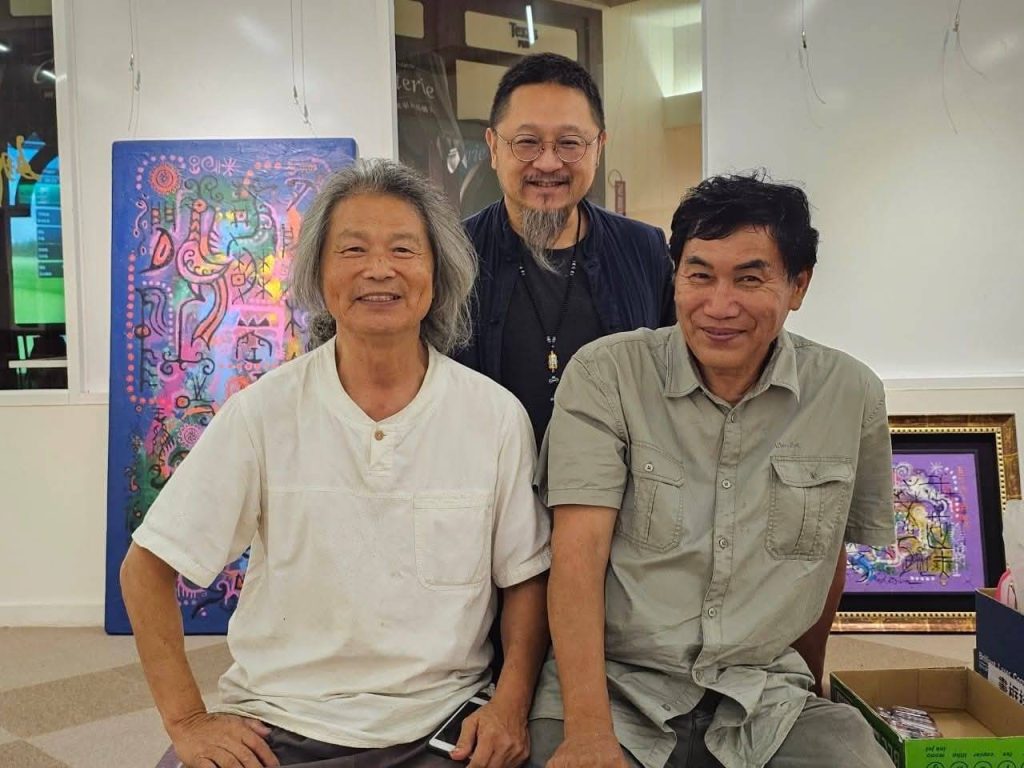 探討李思賢《漢字藝術論衡》，深入解析漢字藝術在當代的變遷與跨領域發展，結合書法美學、文化傳承及現代創新，帶領讀者重新認識漢字書藝的本體與未來可能。