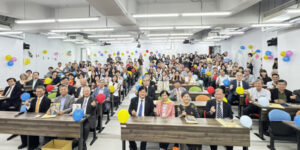 世界級科學家洪明奇校長 中國醫藥大學溫馨夯送別