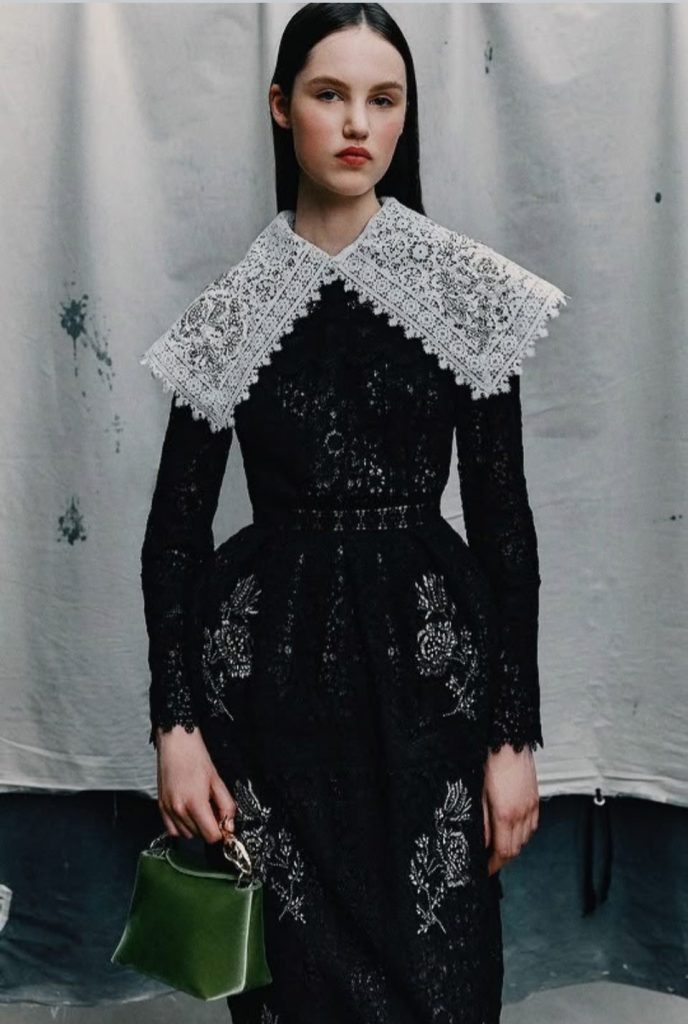 「領」先時尚 什麼是「祖譜式」 (ancestral portrait dressing)? | 索引新聞 INDEX News