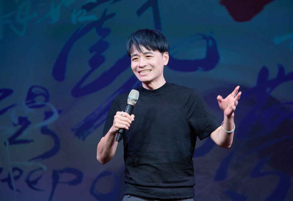 戲曲夢工場「乙巳革命」集結六組創作團隊，跨足布袋戲、歌仔戲、京劇、馬戲與科技藝術，於2025年臺灣戲曲中心展開當代戲曲的創新革命，邀您見證戲曲跨界新生力！