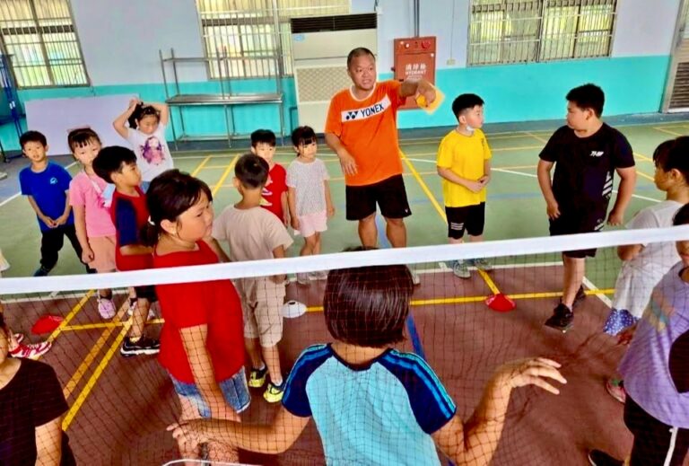 偏鄉羽球路 慶堂教練築夢孩子的逆轉球場