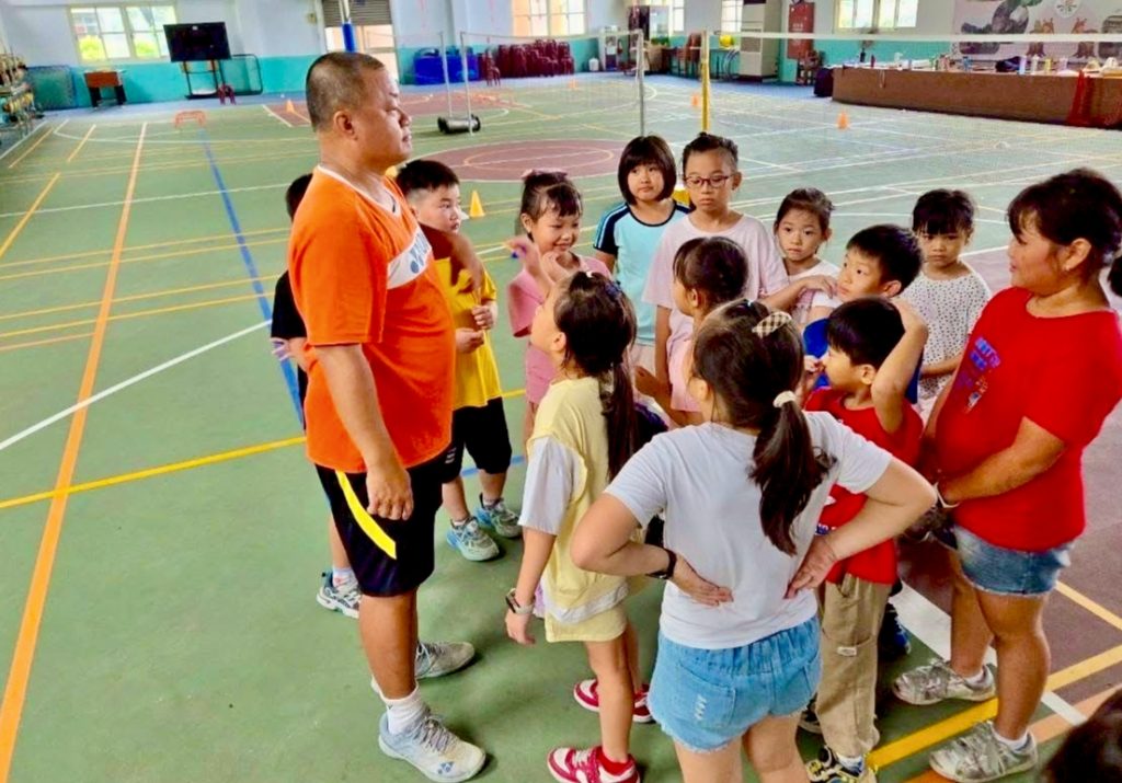 偏鄉羽球路 慶堂教練築夢孩子的逆轉球場