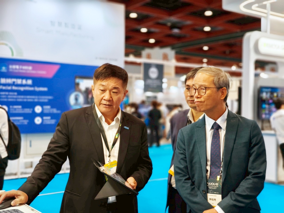 城智科技攜手第一電阻，導入AI影像辨識與IoT智慧工廠解決方案，助製造業數位轉型、提升管理效率與產能，產值成長近30%，打造高效、安全、數據驅動的智慧管理新典範。