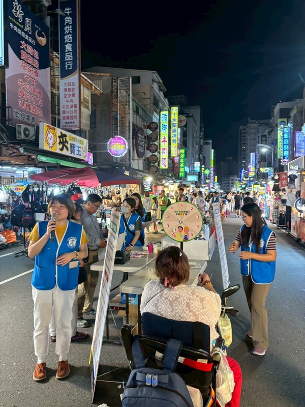 快閃夜市玩闖關 勞工局透過遊戲宣導「合法聘僱」