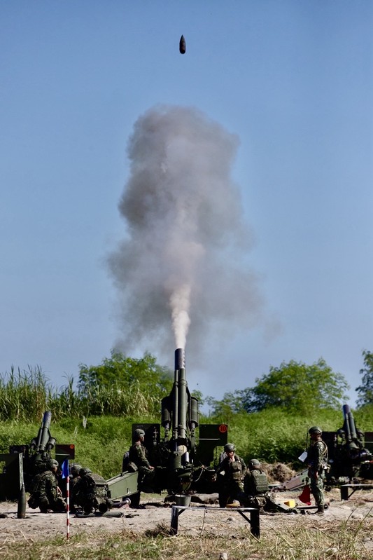 陸軍十軍團重砲射擊 驗證裝備展現防衛戰力 | 索引新聞 INDEX News