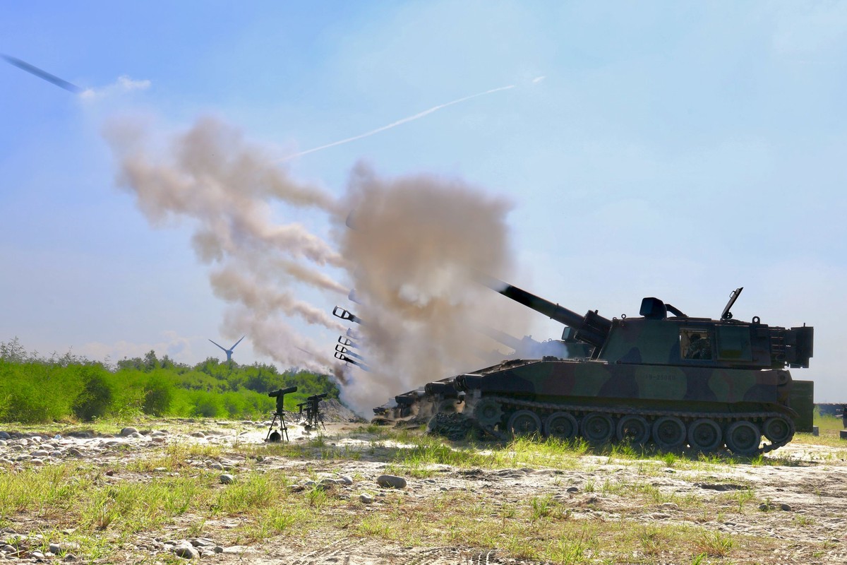 陸軍十軍團重砲射擊 驗證裝備展現防衛戰力 | 索引新聞 INDEX News