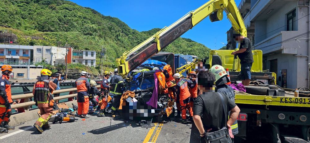 瑞芳連環撞3人受困 新北消雙軌機制爭取傷者生機