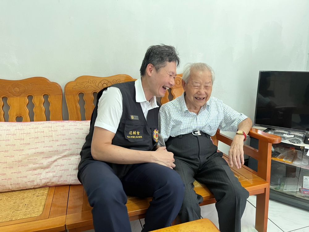 《圖說》周經根伯伯高齡96歲，雖然年事已高，但依舊保持規律的生活習慣。〈臺北市榮服處提供〉