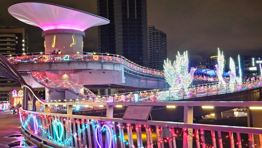 榮耀加持 2000萬人次朝聖新北大都會公園 辰光橋光雕勇奪國際金獎