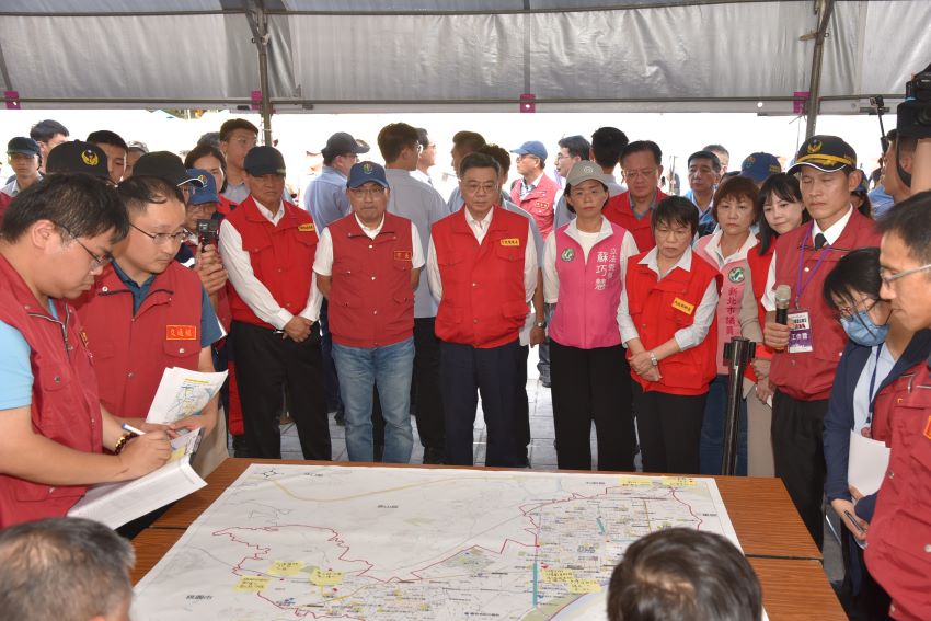 《圖說》視導大規模震災人命搜救指管桌上推演。〈消防局提供〉
