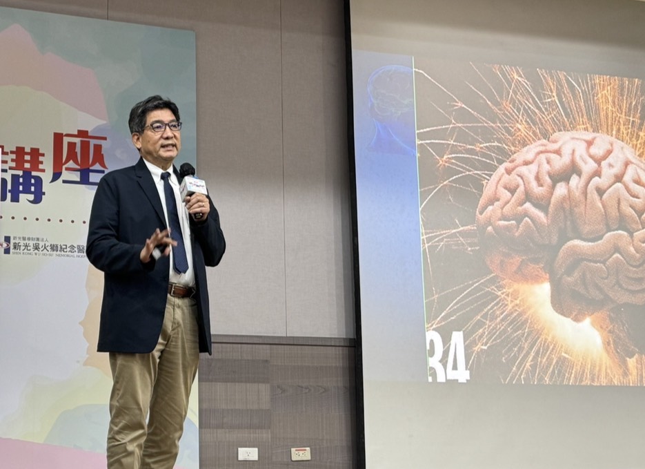 台灣失智人口2050年恐逾86萬 甄瑞興:從飲食與睡眠著手維持大腦健康 10 %E7%94%84%E7%91%9E%E8%88%88%E9%86%AB%E5%B8%AB%E3%80%82%EF%BC%88%E7%94%84%E7%91%9E%E8%88%88%E6%8F%90%E4%BE%9B%EF%BC%89