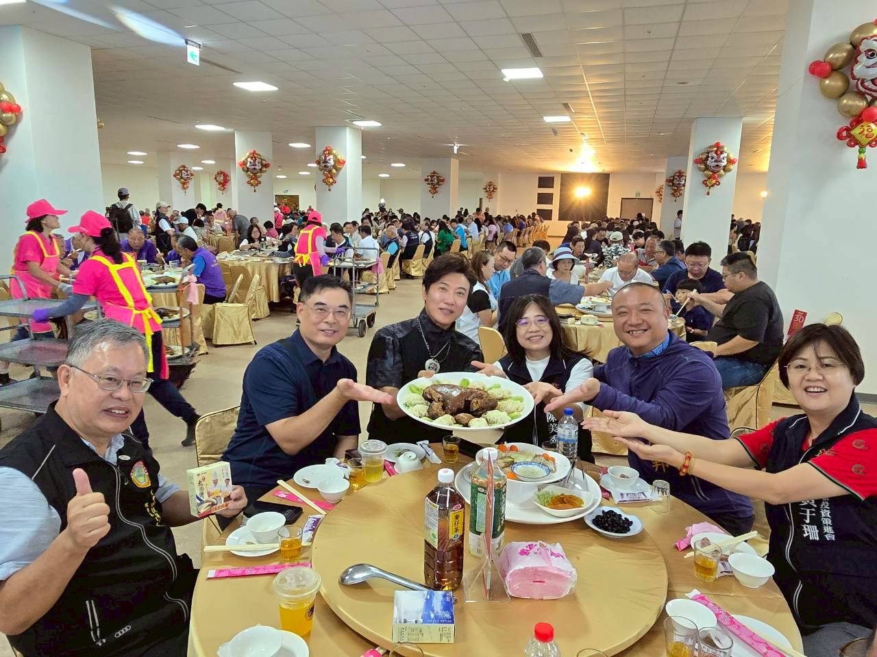 全台最大藍鯨風箏、辦桌嘉年華熱鬧登場! 2025台中國際糕豐會推動在地產業活絡 全台最大藍鯨風箏、辦桌嘉年華熱鬧登場! 2025台中國際糕豐會推動在地產業活絡