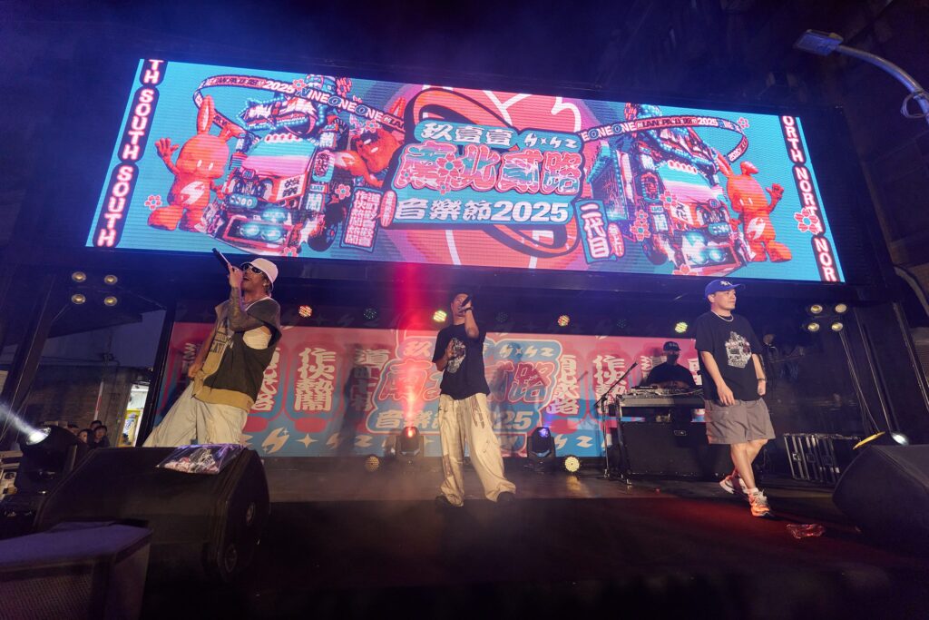 玖壹壹快閃海巡最終場來到《艋舺》春風15年大變身從艋舺臨演到人氣歌手 玖壹壹快閃海巡最終場來到《艋舺》春風15年大變身從艋舺臨演到人氣歌手