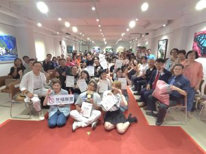 唐玲舞台展自信　與胰臟癌病友家庭深情交流感動全場 | 索引新聞 INDEX News