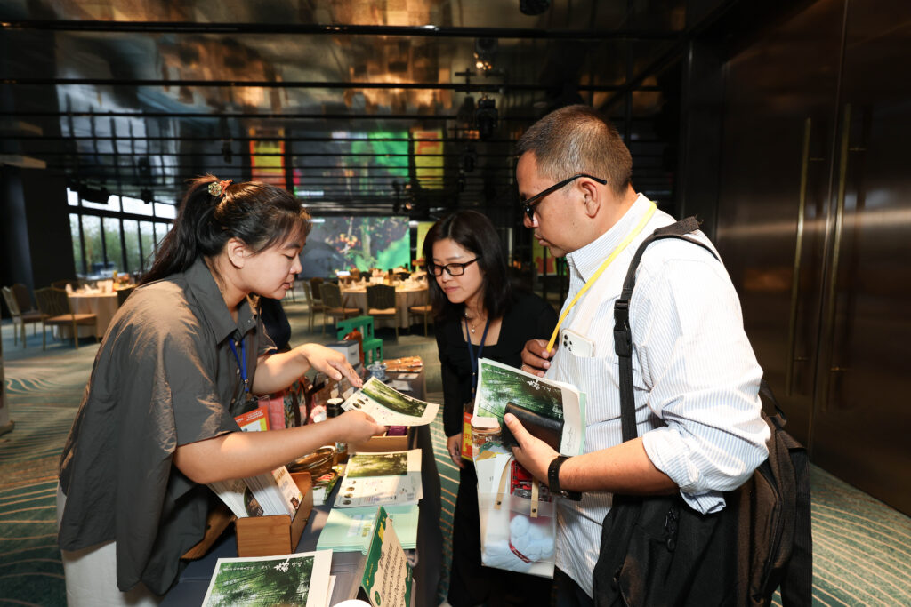 國際市場再出擊!參山跨域整合,攜手國泰航空搶攻印尼客源 4 5.日月潭漢來日月行館辦理印尼泗水業者觀光交流媒合會 0