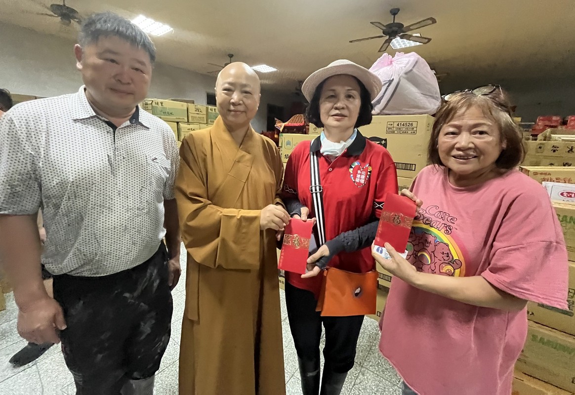 屏東佛教會送暖花蓮 百萬善款與物資直達災區 | 索引新聞 INDEX News
