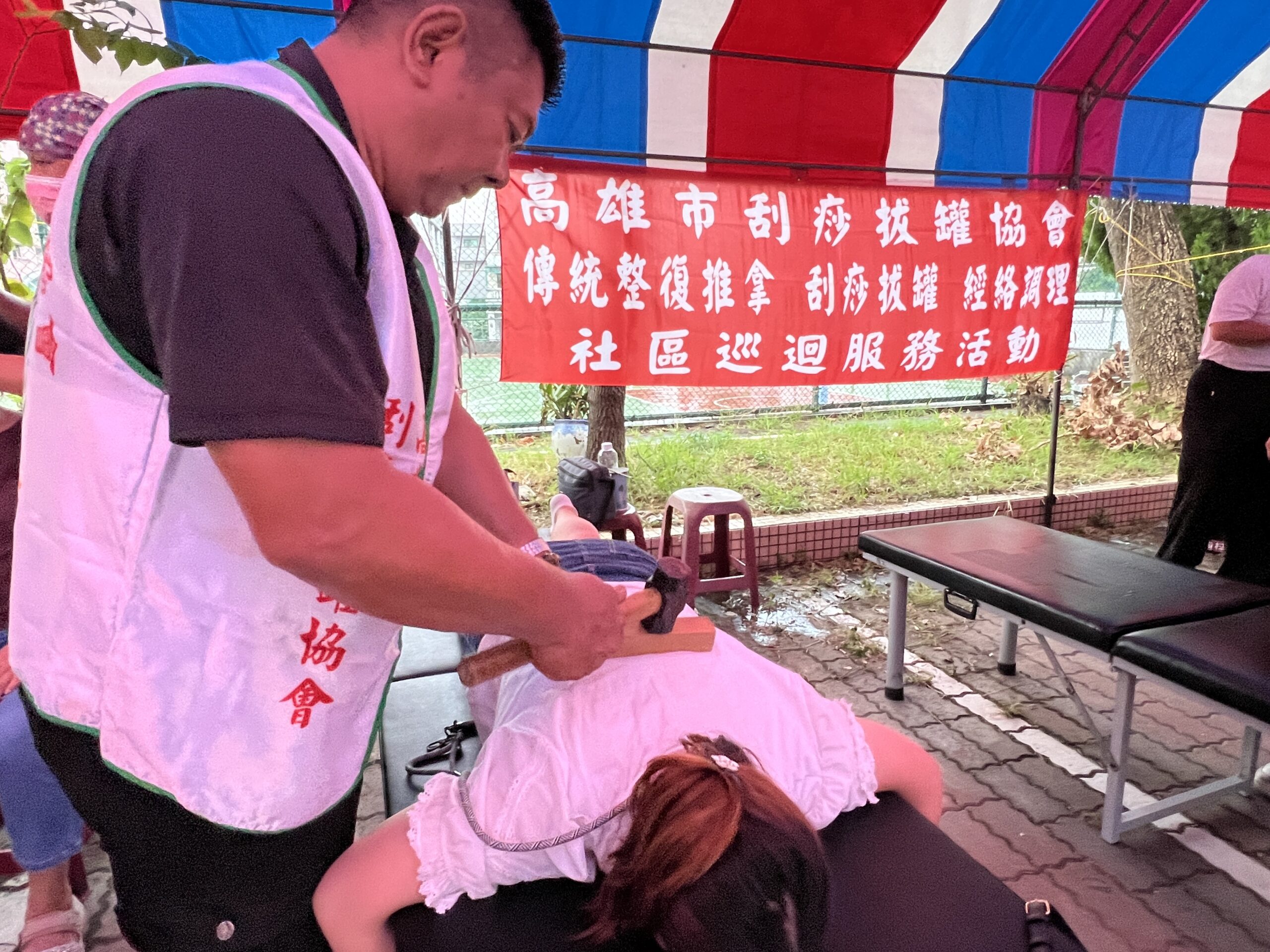 中秋送暖關懷弱勢─蘇莉湘理事長攜手民代、里長與善心人士 | 索引新聞 INDEX News