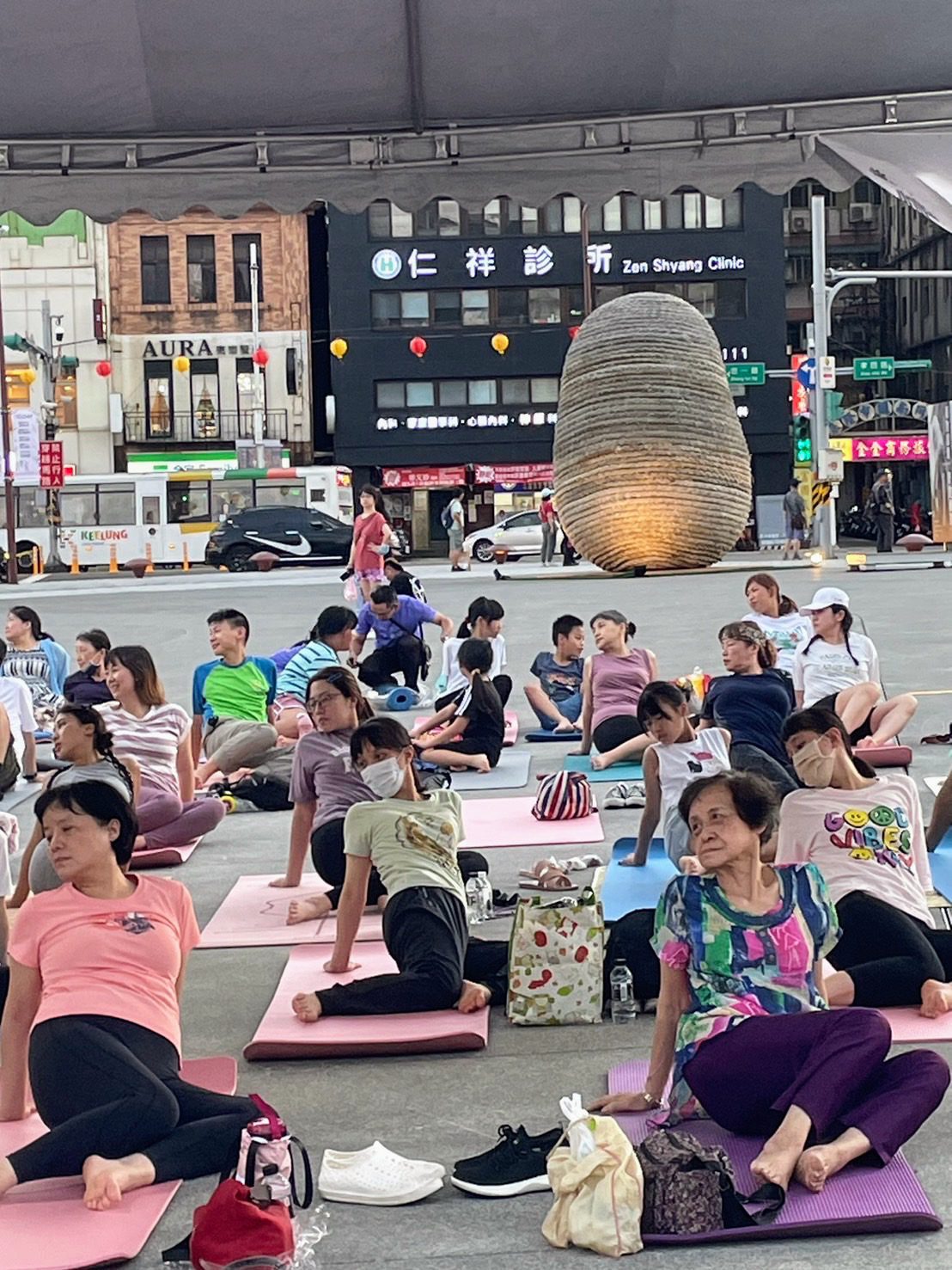 基隆港畔徜徉音樂瑜珈　200份瑜珈墊相送民眾體驗療癒時光 | 索引新聞 INDEX News