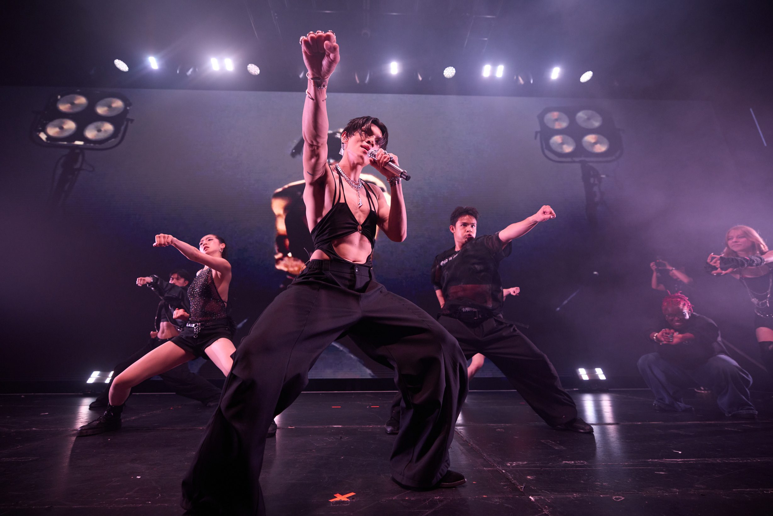 KIRE 凱爾攜巡演二度襲英 打造「激情擂台」把舞台變健身房