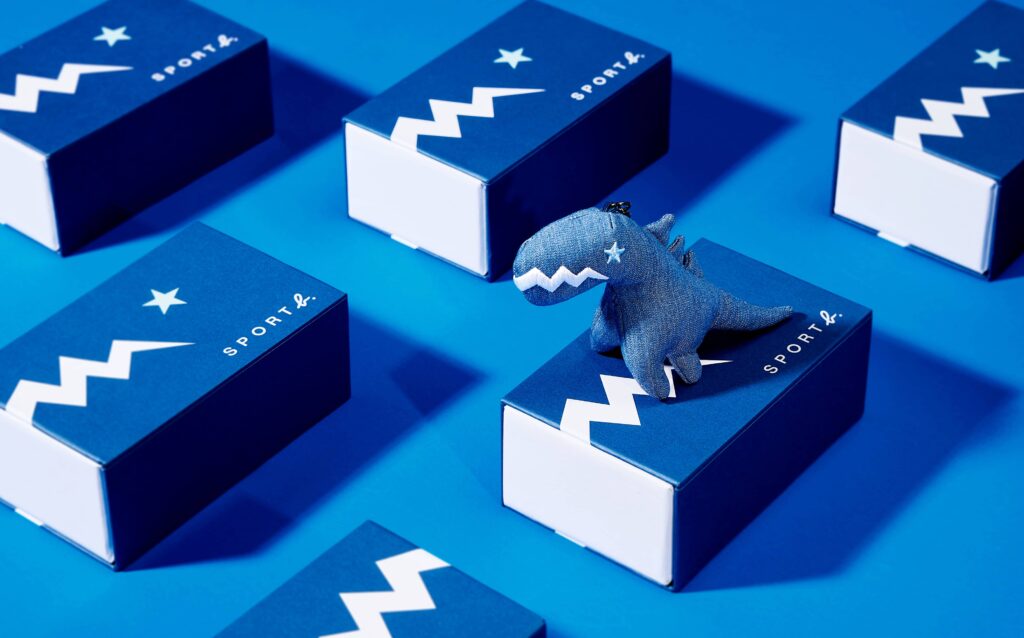 街頭注目焦點 引領秋冬掛飾風潮　SPORT b. 丹寧恐龍造型悠遊卡限量登場