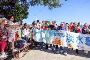 淡水藝術嘉年華登場　侯友宜踩街共享淡江大橋河海風光