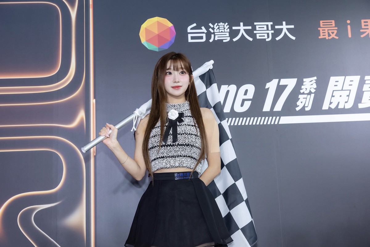 台灣大開賣iPhone 17 「AI 女神」李珠珢化身F1最美榮譽旗手 | 索引新聞 INDEX News