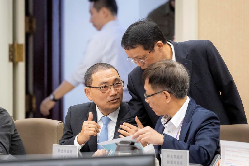 赴政院討論財劃法及地方補助 侯：事權分配講清楚