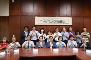 「台股多頭總司令」張錫受聘東海大學  以專業培育新世代人才