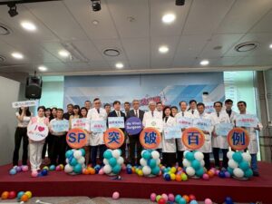 達文西單孔機械手臂手術率先突破百例 童醫院成立「國際單孔機械手臂手術教育暨觀摩中心」