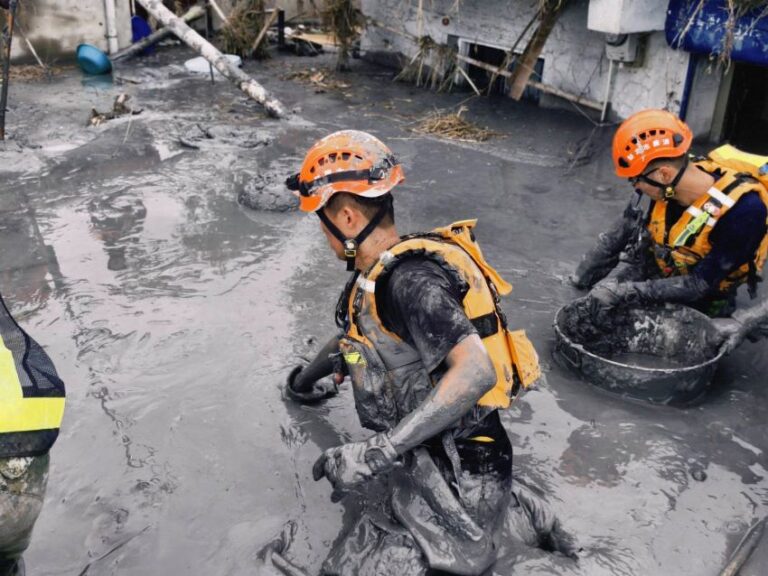 搶救光復鄉    新北消奮戰6日不間斷