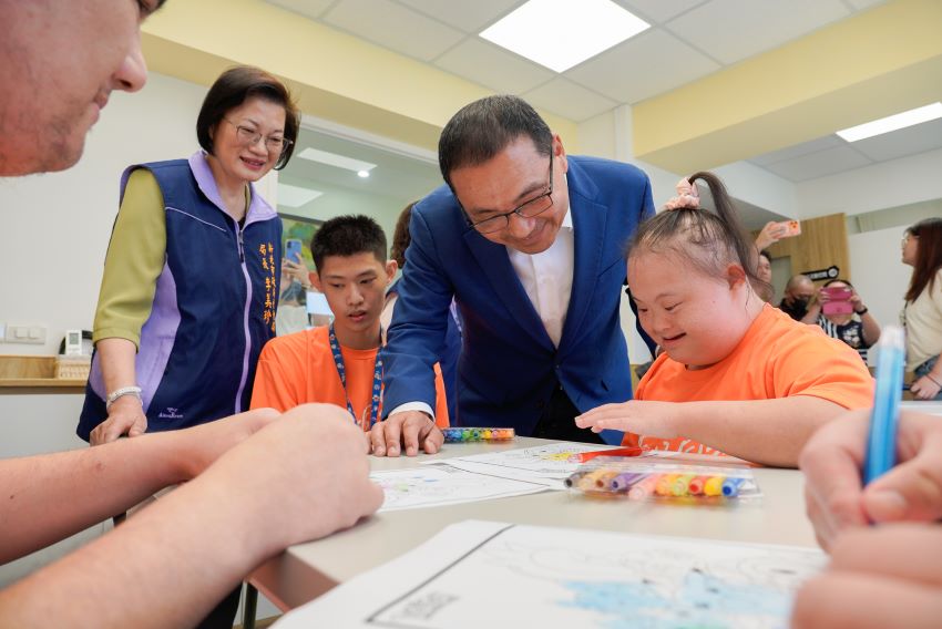 板橋溪崑日照中心啟用 新北明年試辦身障照顧久任獎勵