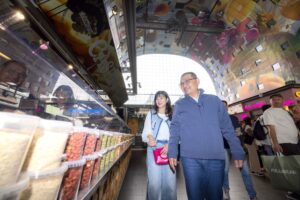參訪鹿特丹Markthal市場 侯：汲取新北翻新靈感