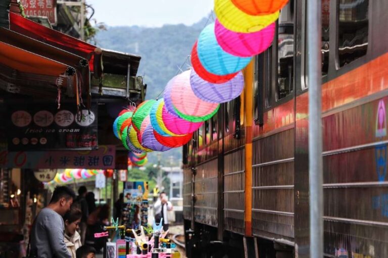 限量紀念帽加碼送    台灣好行九份金瓜石線、木柵平溪線暢遊套票開賣