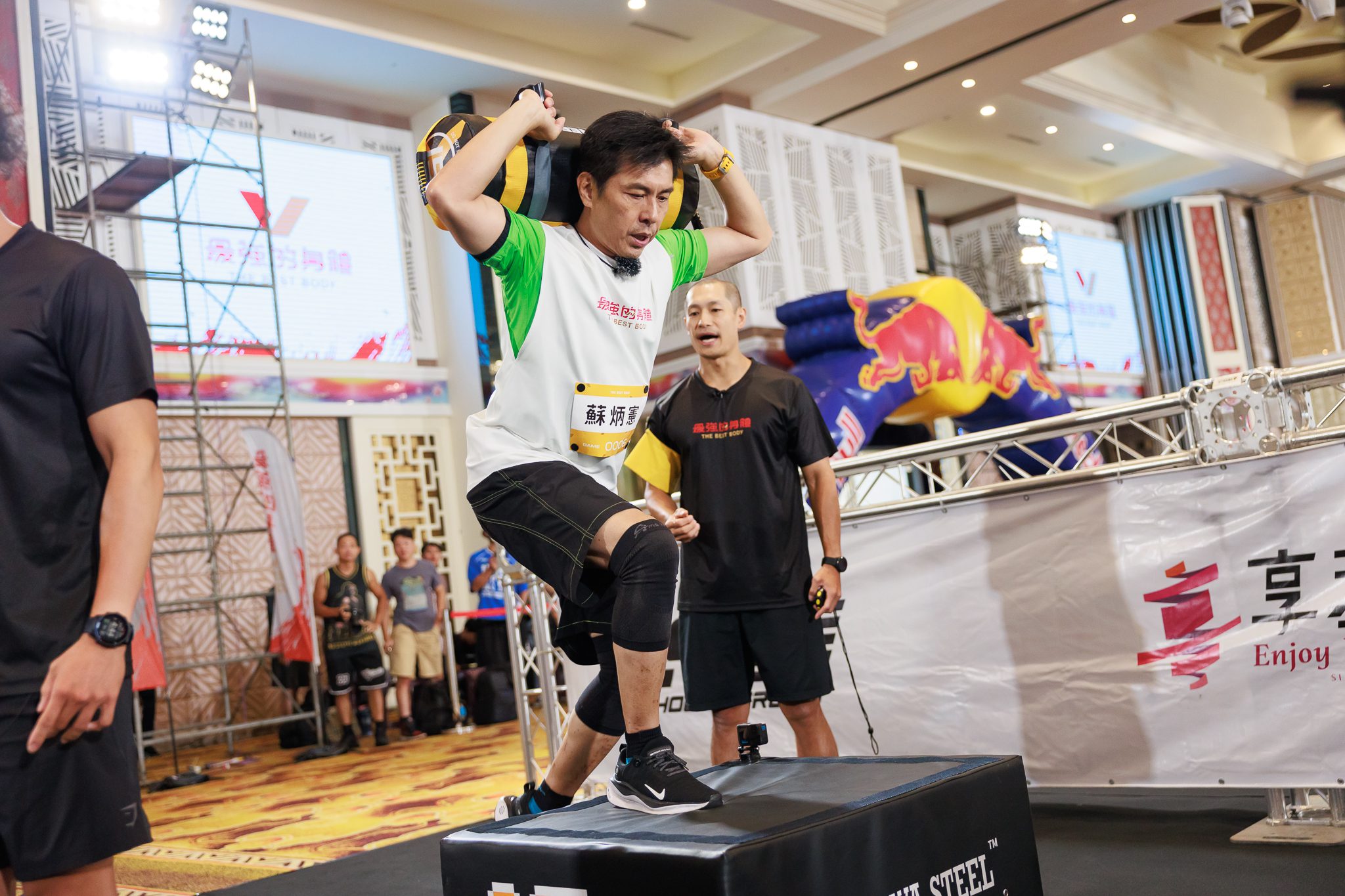 蘇炳憲力拚全年齡運動 JR紀言愷爆肌帥氣登場 蘇炳憲力拚全年齡運動 JR紀言愷爆肌帥氣登場