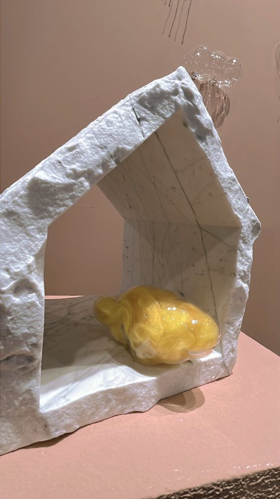 候連秦的「情感雕塑學」