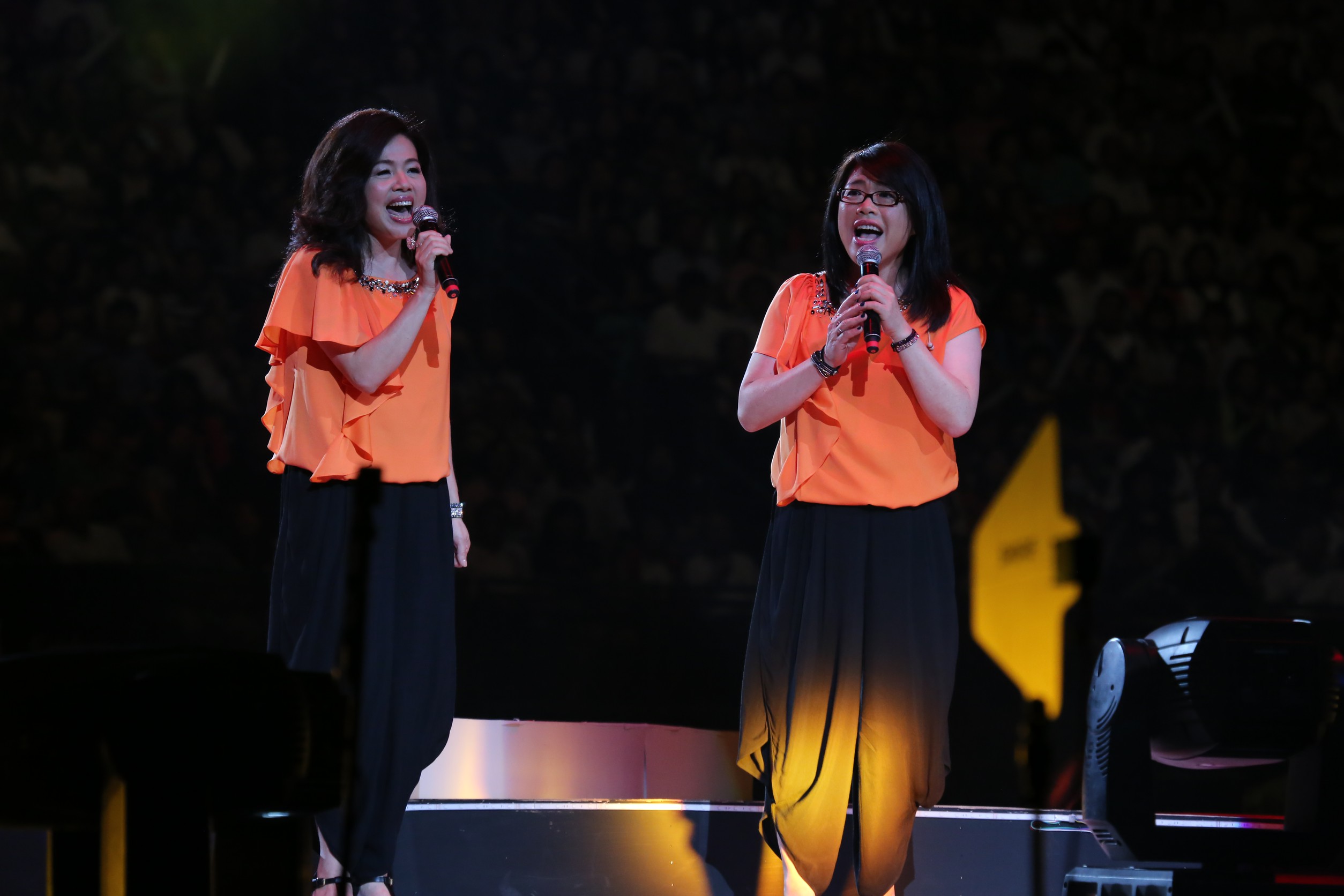 民歌大巨蛋「海歸派」星光齊聚呼應中秋「月圓人團圓」秦祥林熱情響應集體總動員「回家」歡唱團聚